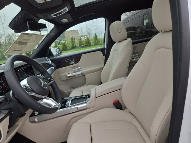New 2026 Polar White Mercedes-Benz GLB250 image 24