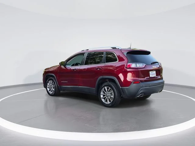 Used 2019 Red Jeep Latitude Plus image 6