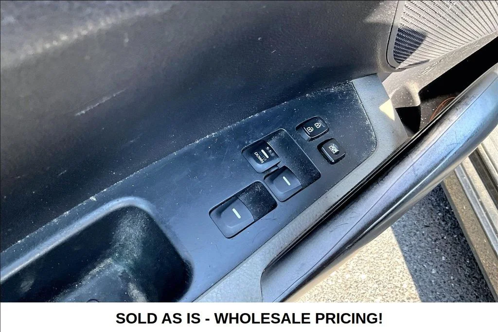 Used 2012 Black Hyundai Base image 21