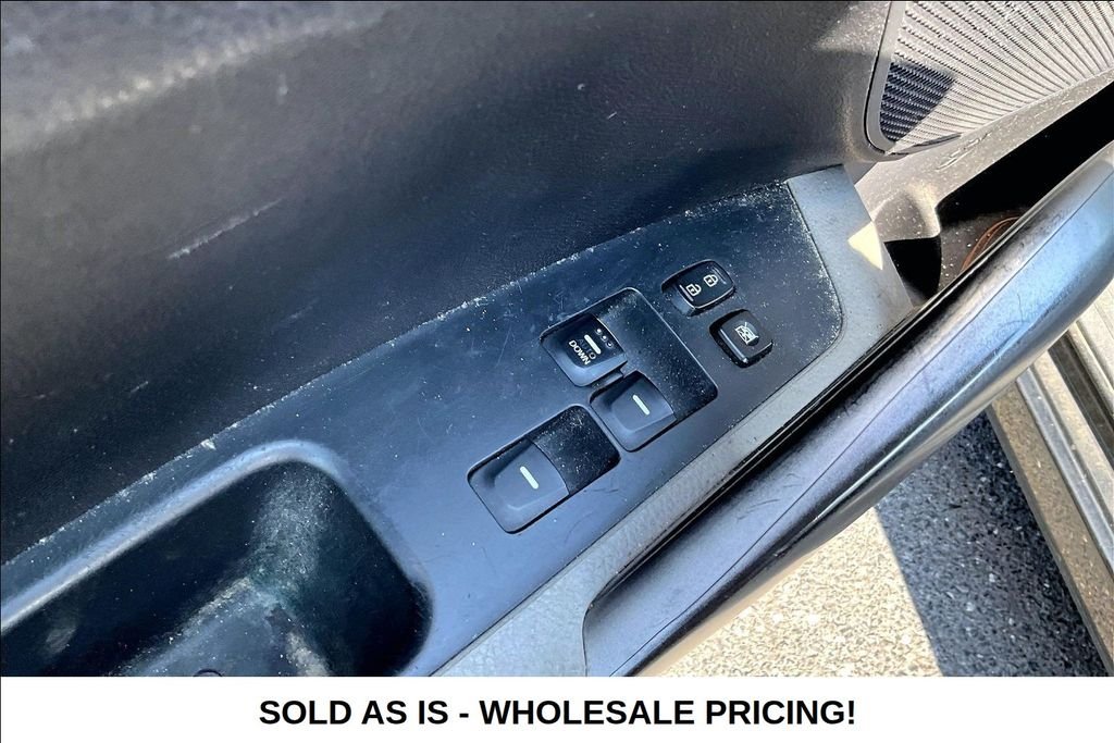 Used 2012 Black Hyundai Base image 21