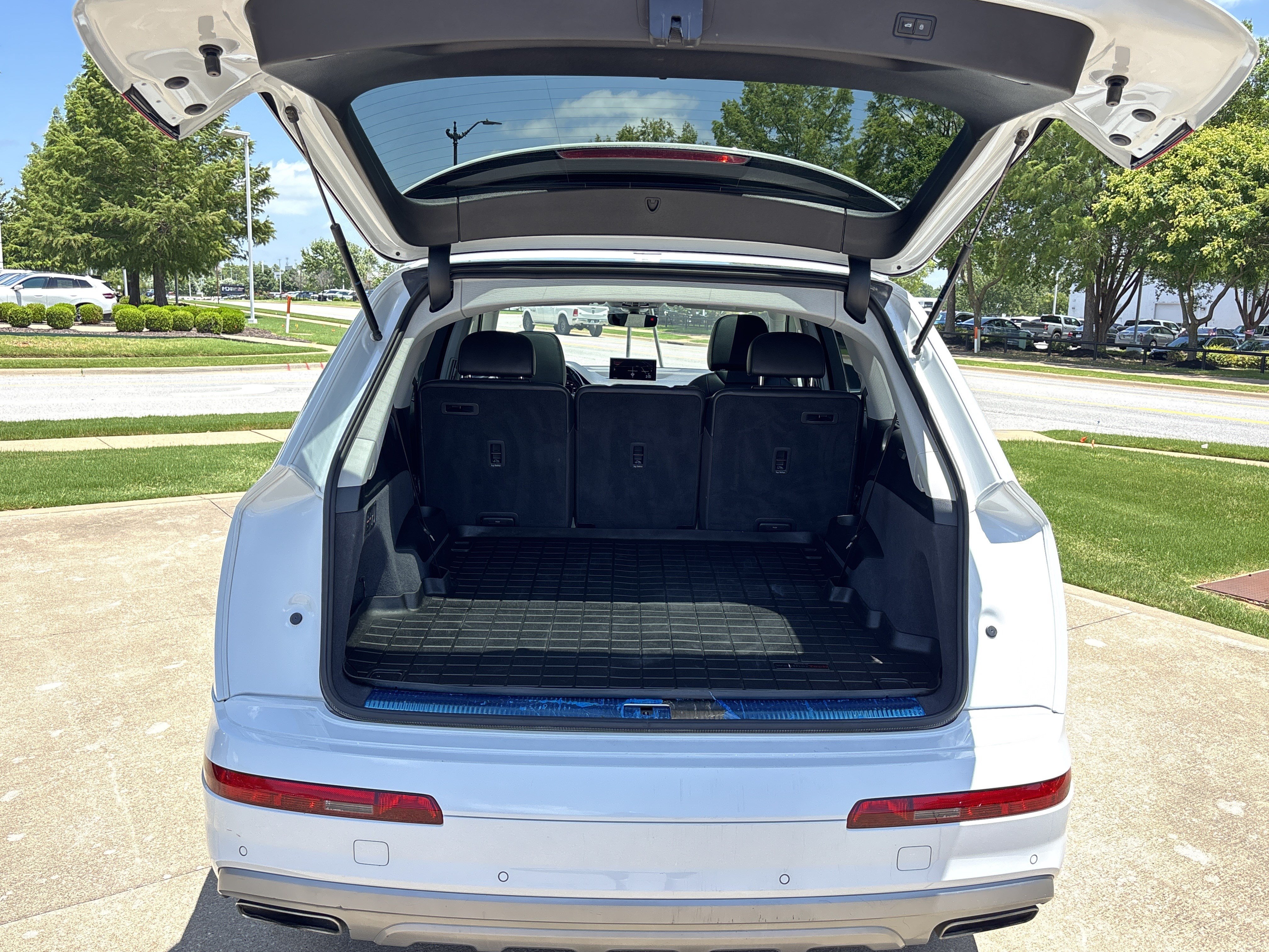 Used 2018 Glacier White Metallic Audi 3.0T Prestige AWD image 9