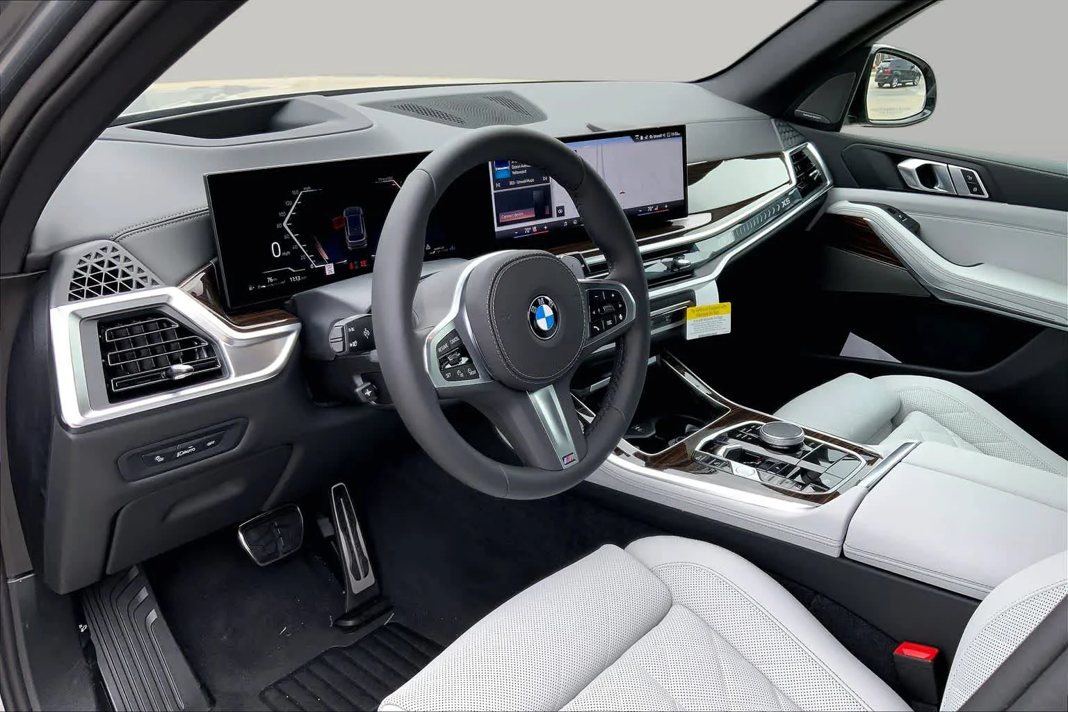New 2026 Skyscraper Grey Metallic BMW xDrive40i image 8