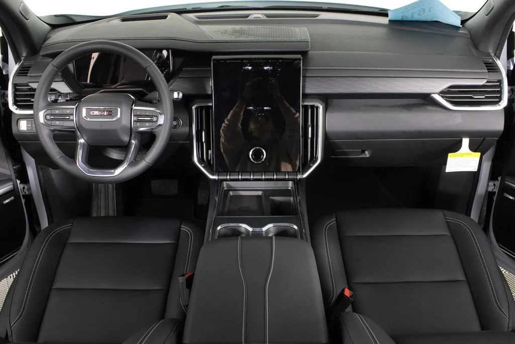New 2026 Glacier White Tricoat GMC Elevation image 26