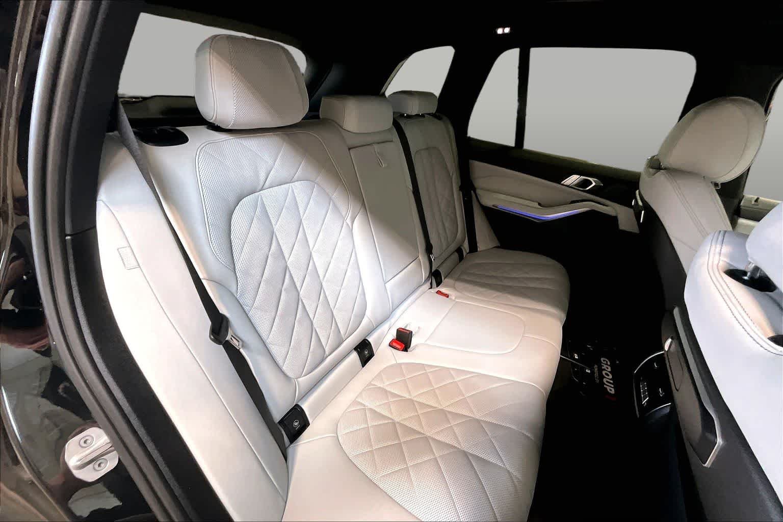 Used 2024 Black Sapphire Metallic BMW xDrive40i image 19