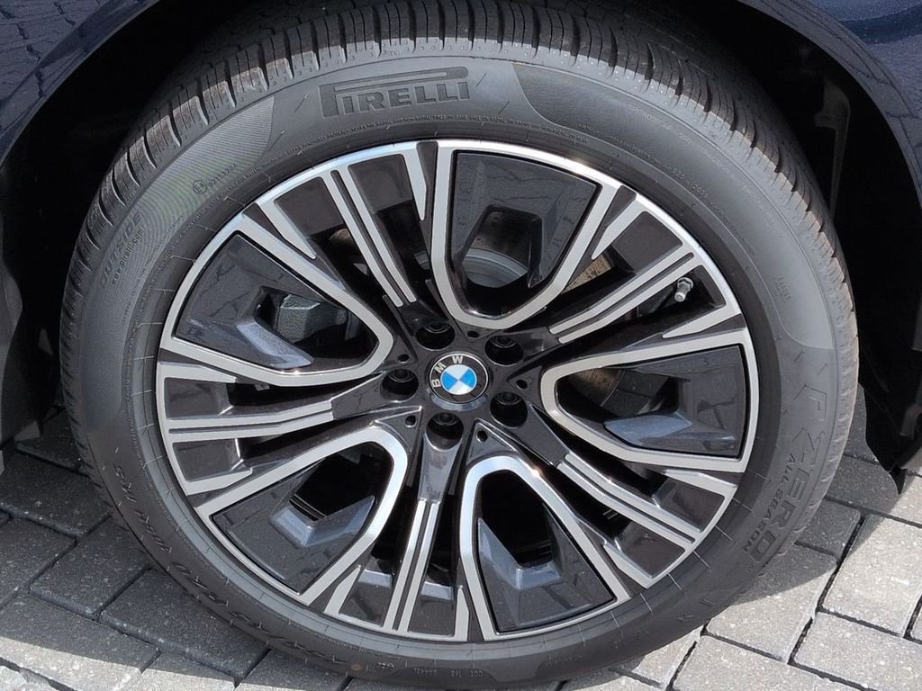New 2026 Tanzanite Blue II Metallic BMW 30 xDrive image 11