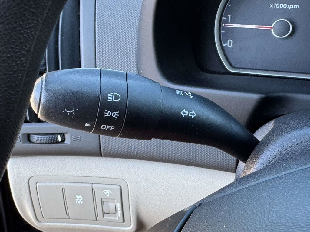 Used 2012 Black Hyundai GLS image 10