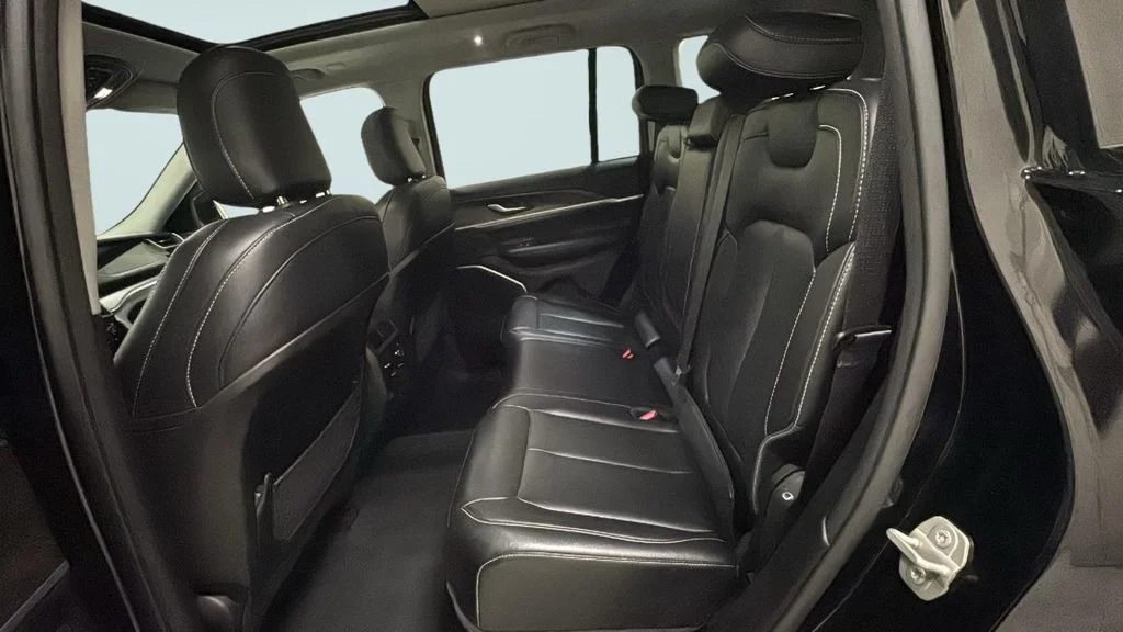 Certified Used 2024 Black Jeep 4xe image 13