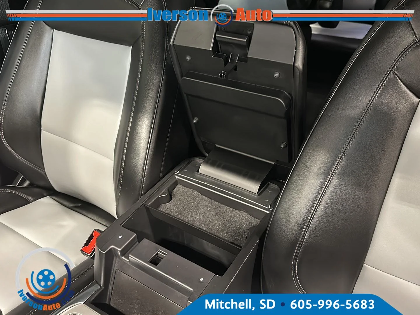 2022 Ford Explorer XLT - Photo 22
