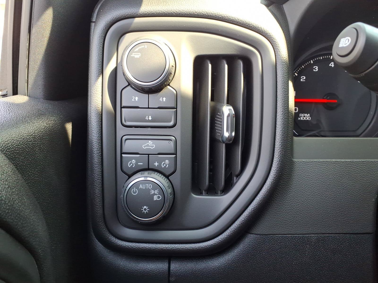 2026 Chevrolet Silverado 2500 HD Custom - Photo 11