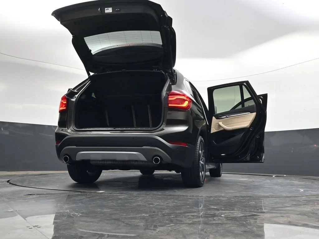 Used 2017 Dark Olive Metallic BMW xDrive28i image 44