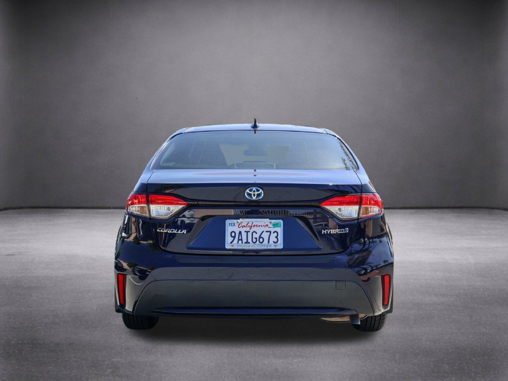 Used 2022  Toyota LE image 5
