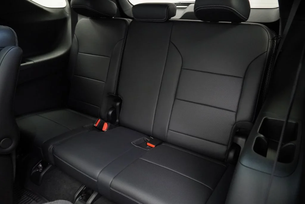 New 2027 Summit White Chevrolet LT image 13
