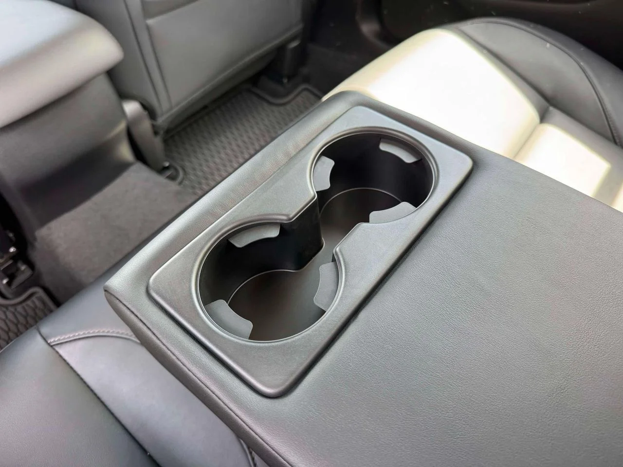 Used 2021 Snowflake White Pearl Mica Mazda Select image 17