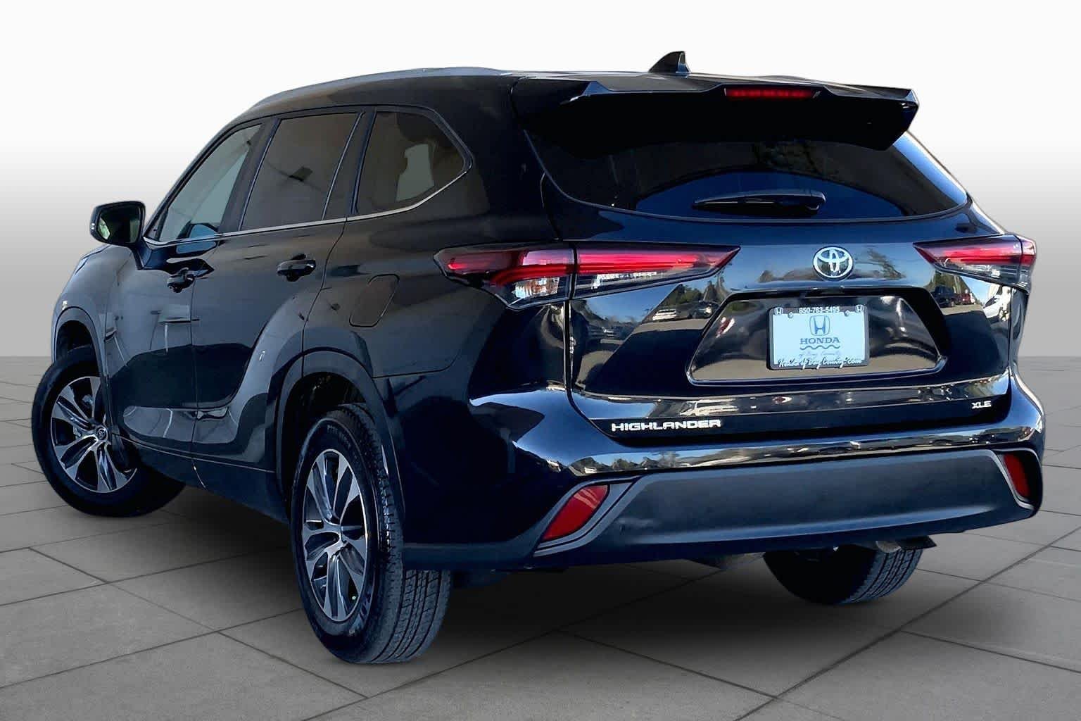 2024 Toyota Highlander LE - Photo 22