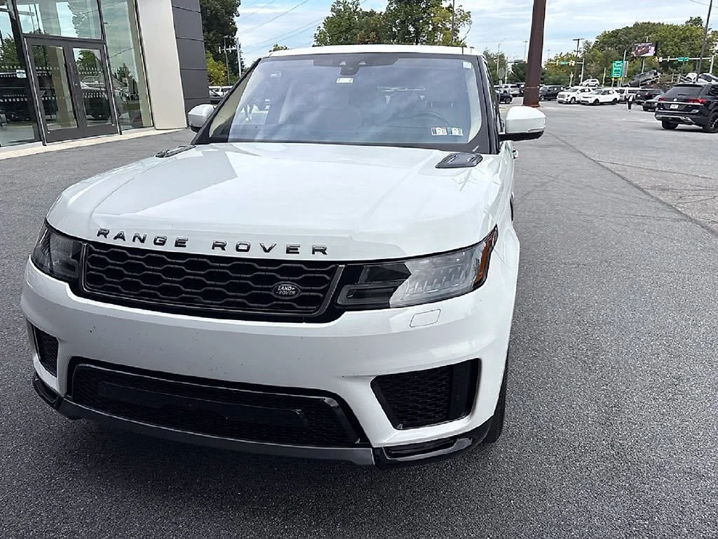 Used 2021  Land Rover HSE Silver Edition image 7
