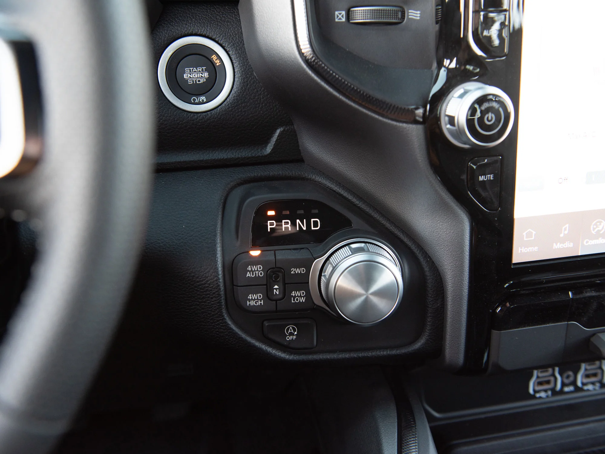 Used 2026 White RAM Sport* Crew Cab 4x4, Twin-Turbo, Heated Seats, 12 Inch Screen, Nav image 15