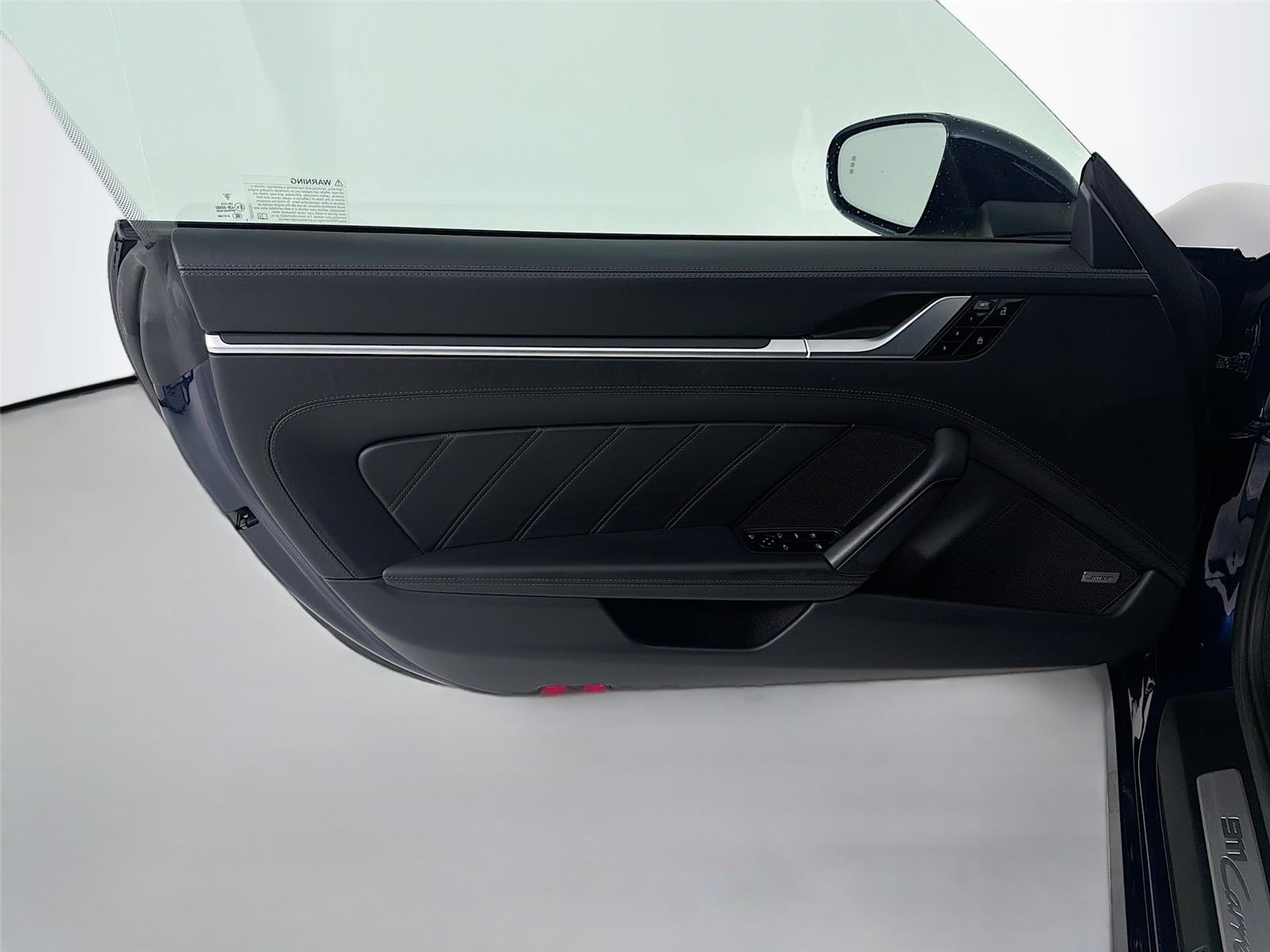 Used 2021  PORSCHE  image 9