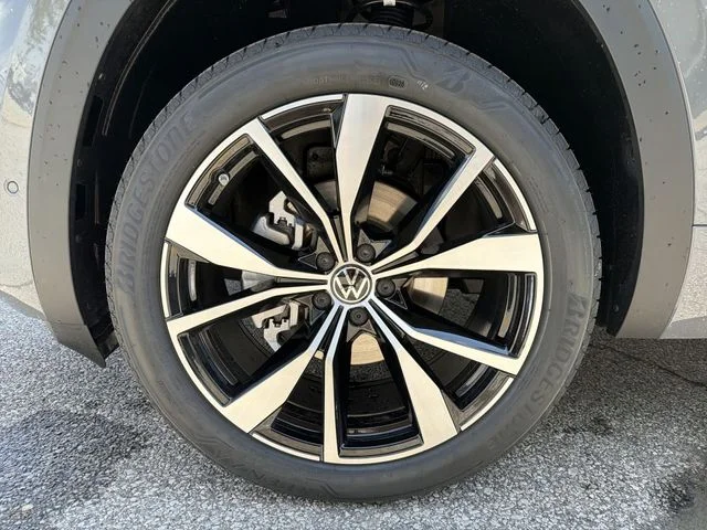 New 2026 Gray Volkswagen 2.0T SEL Premium R-Line image 11