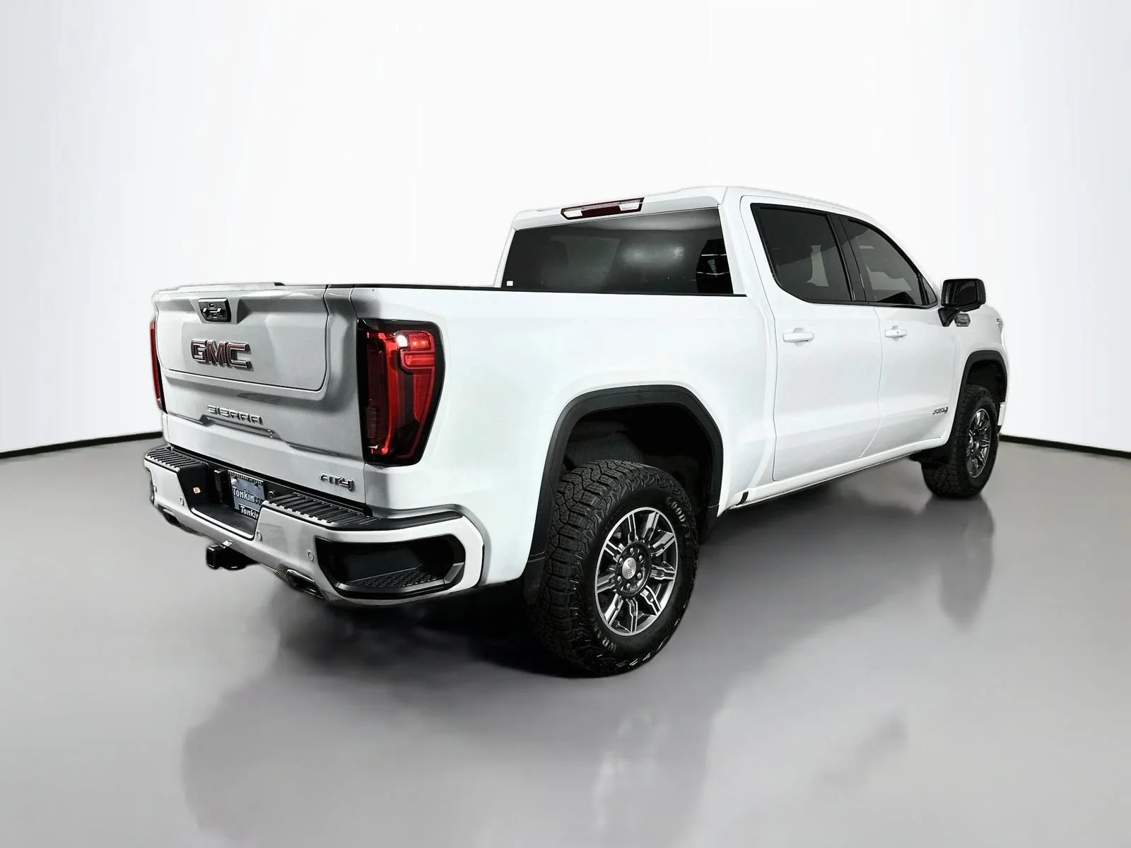 Used 2025 Summit White GMC AT4 image 8