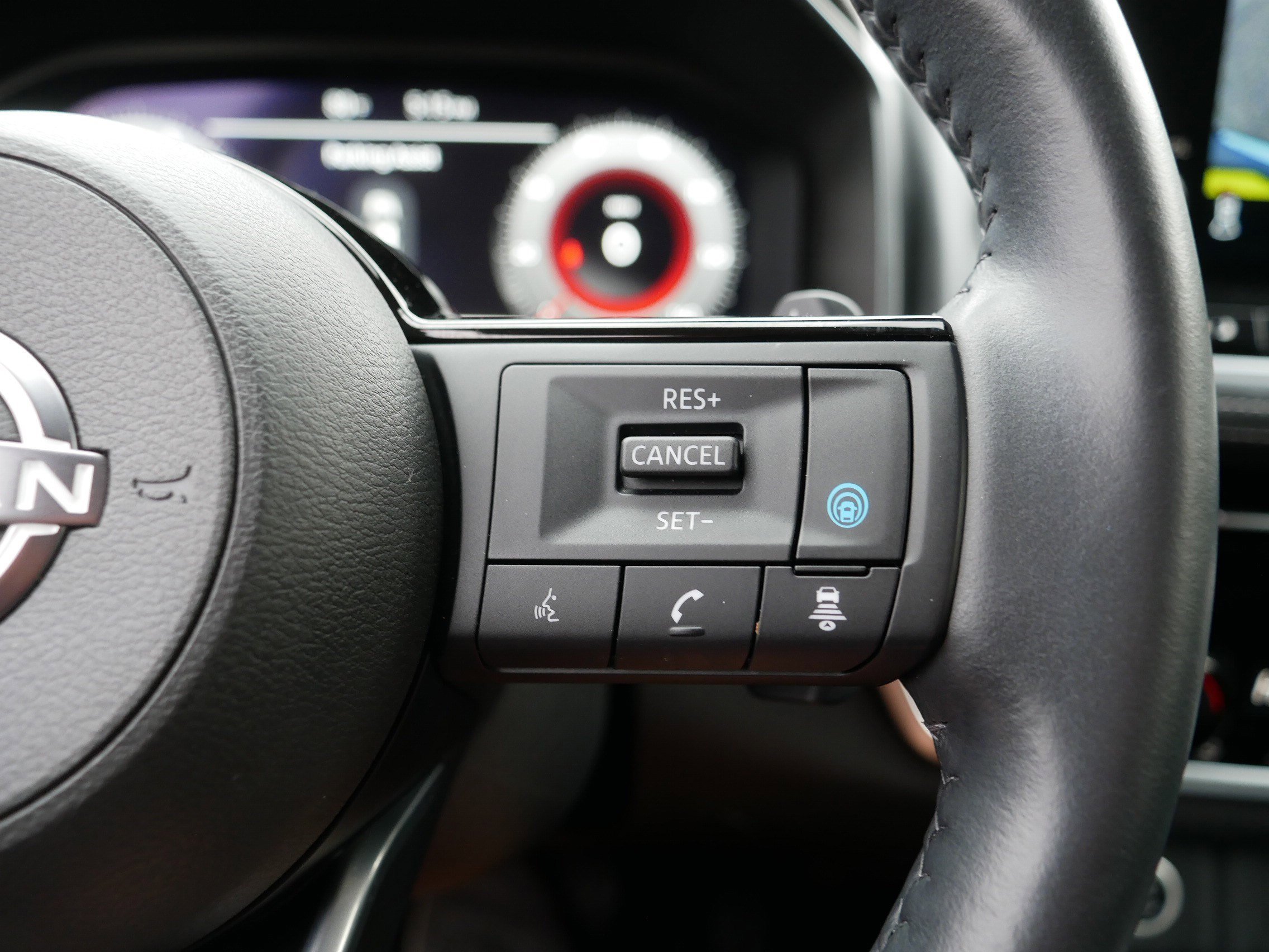 Used 2023 Boulder Gray Pearl Nissan Platinum image 29