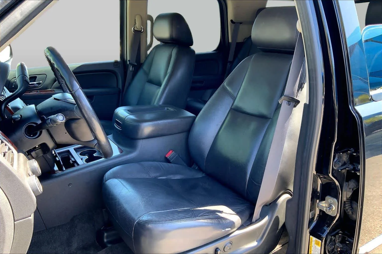 Used 2011 Black Chevrolet LTZ image 7