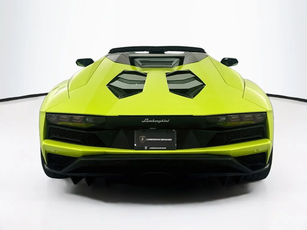Used 2019  Lamborghini Base image 6