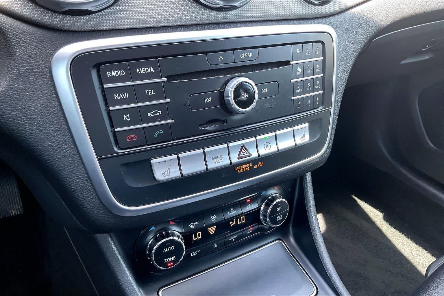 Used 2018 Night Black Mercedes-Benz GLA 250 image 35