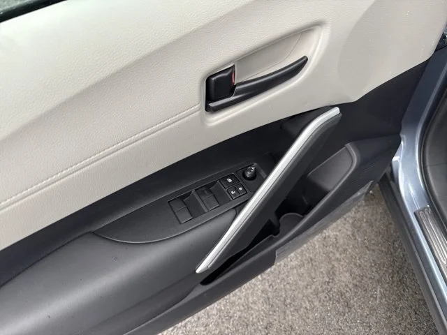 2026 Toyota Corolla Cross L - Photo 14