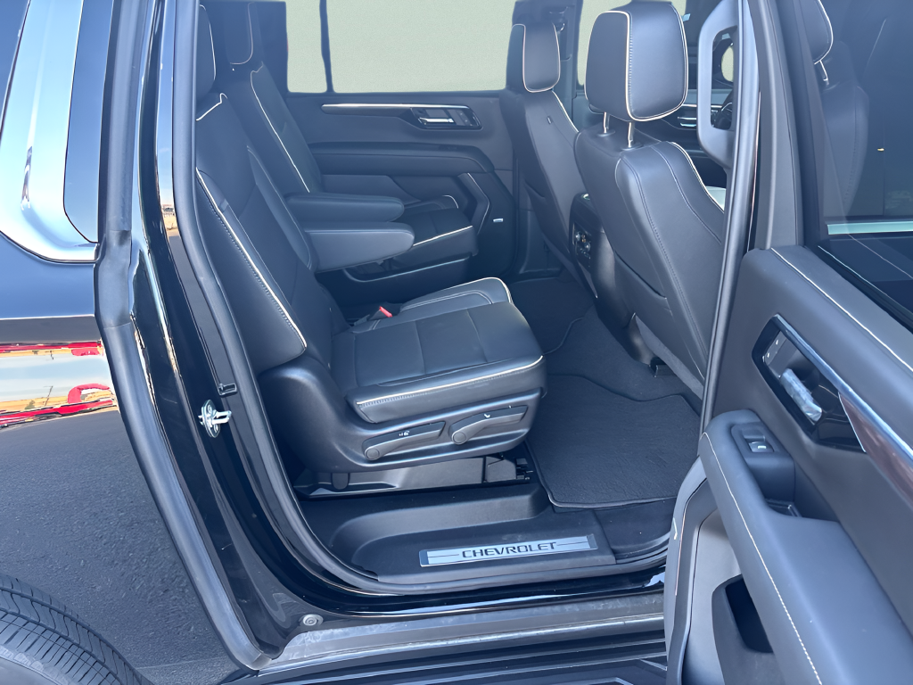Used 2025 Black Chevrolet Premier image 11