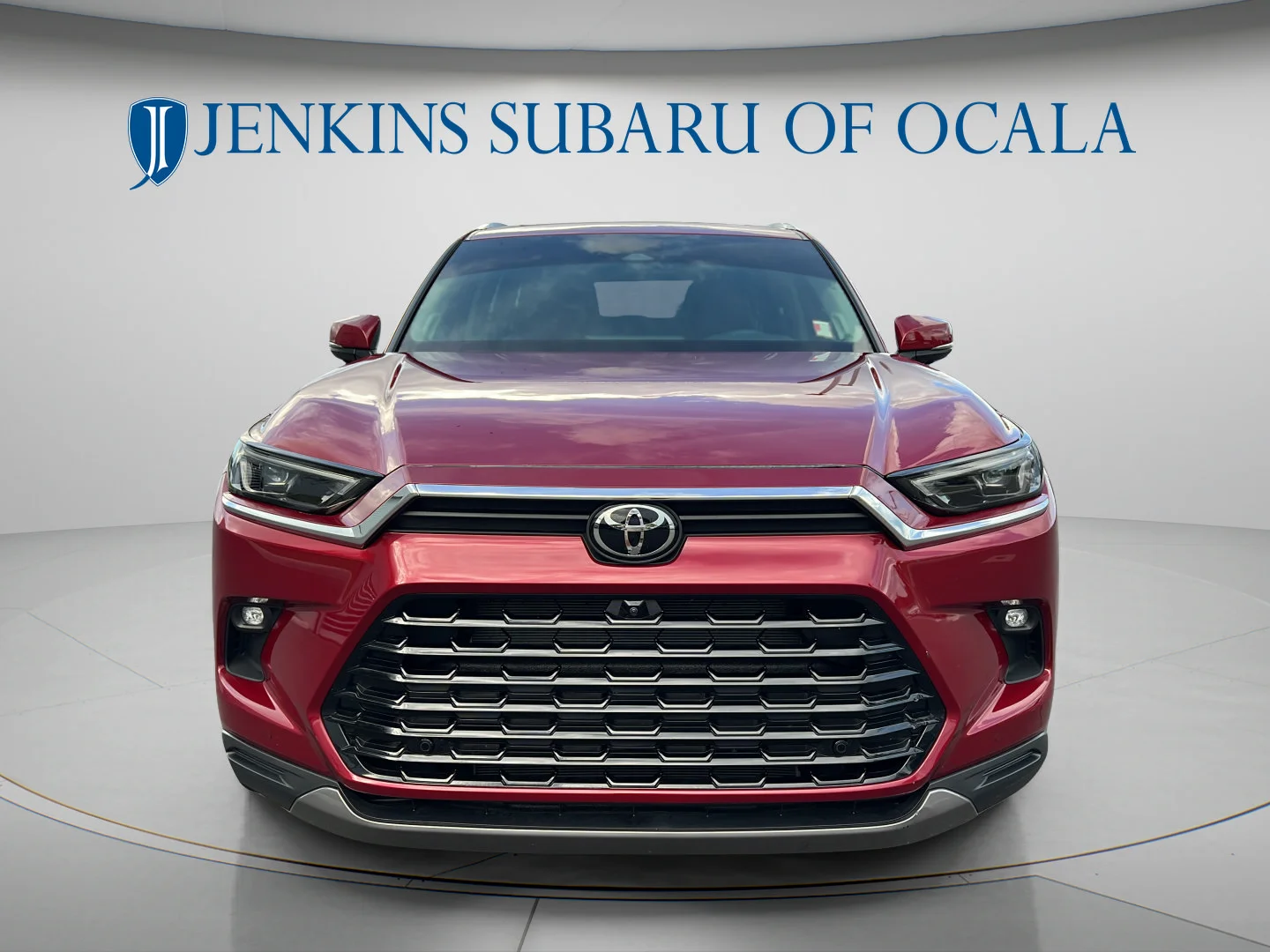 Used 2025 Pearl Toyota Platinum image 8