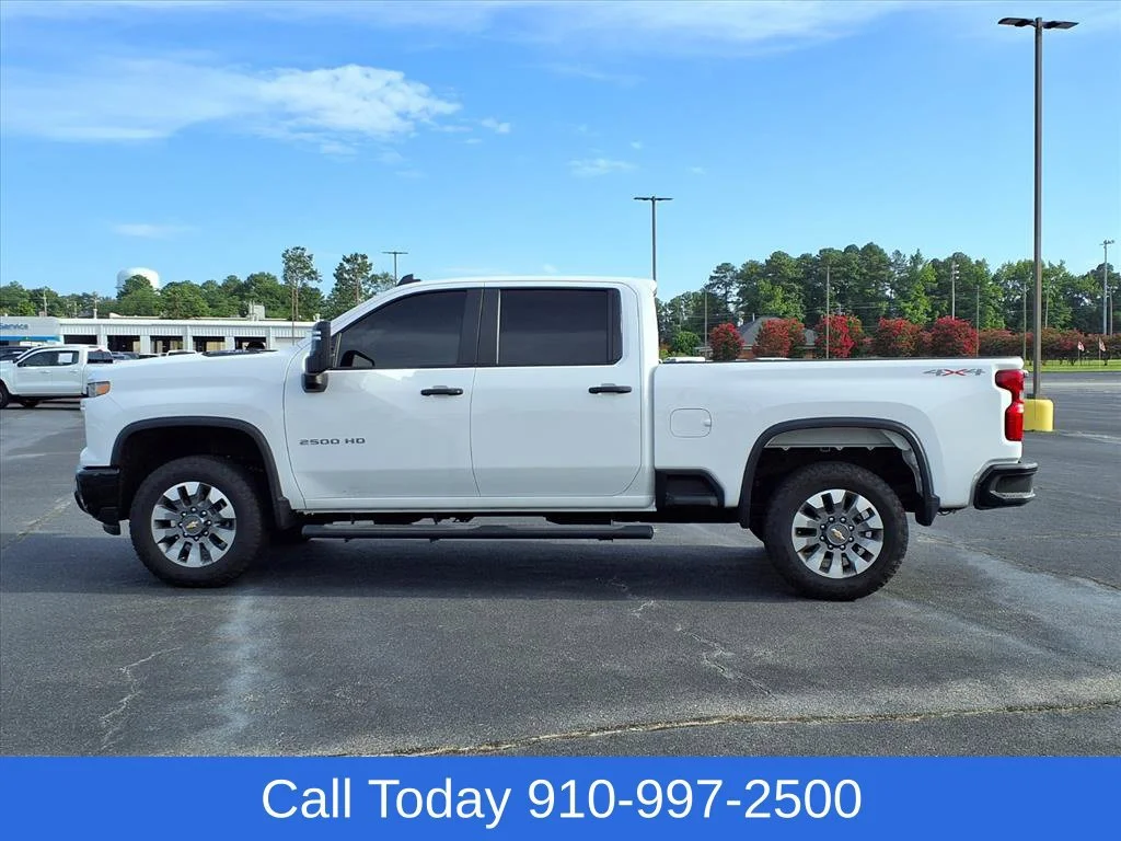 Used 2025 Summit White Chevrolet Custom image 4
