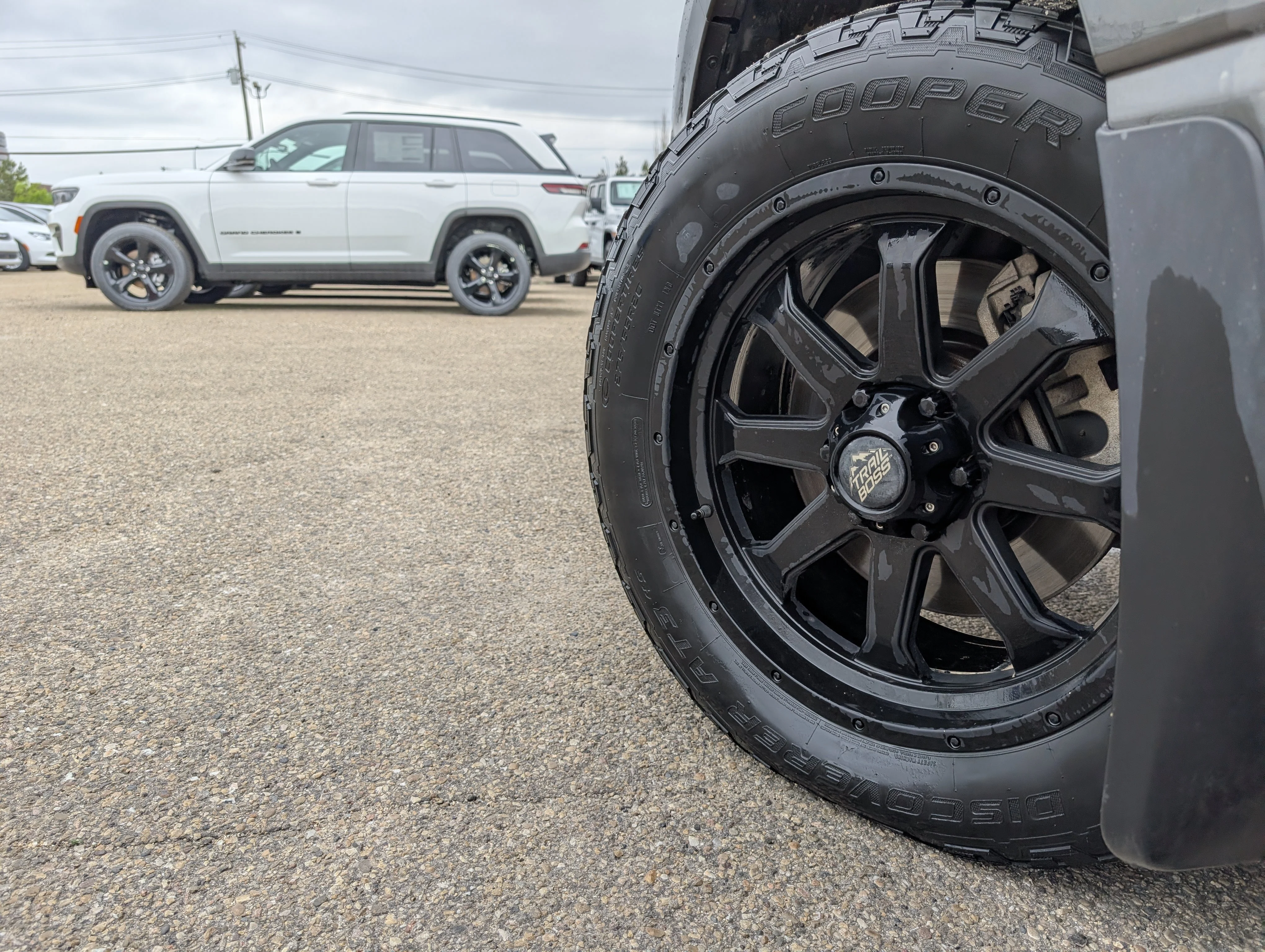 Used 2020 Granite Crystal Metallic Ram Sport image 4