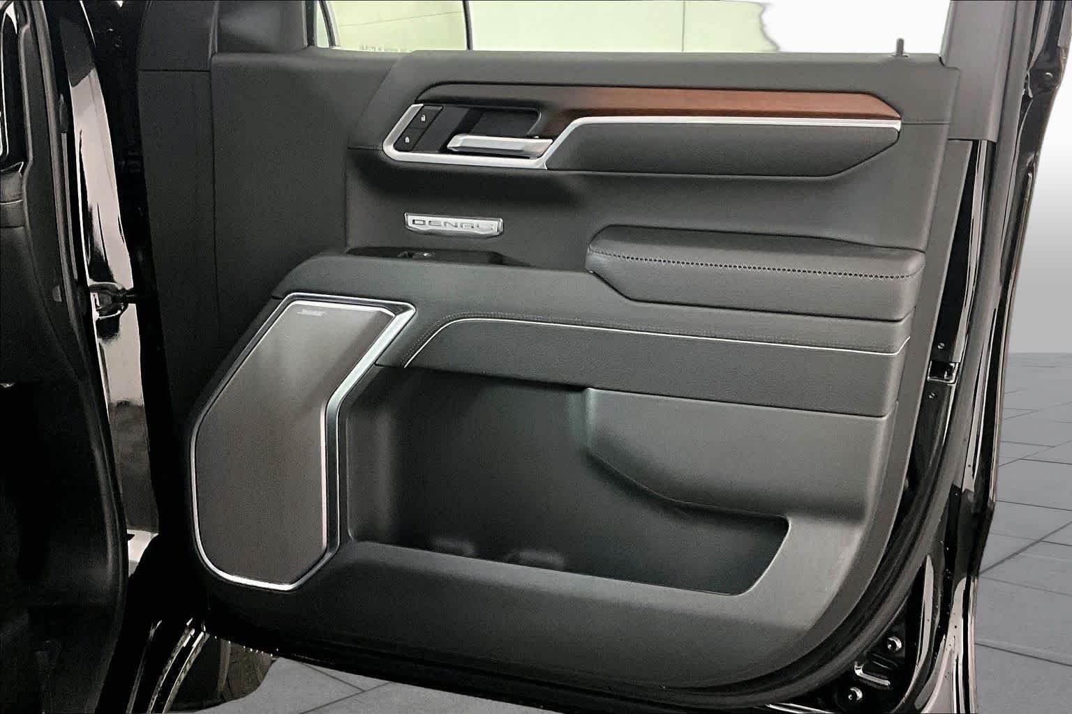 Used 2026 Onyx Black GMC Denali image 22
