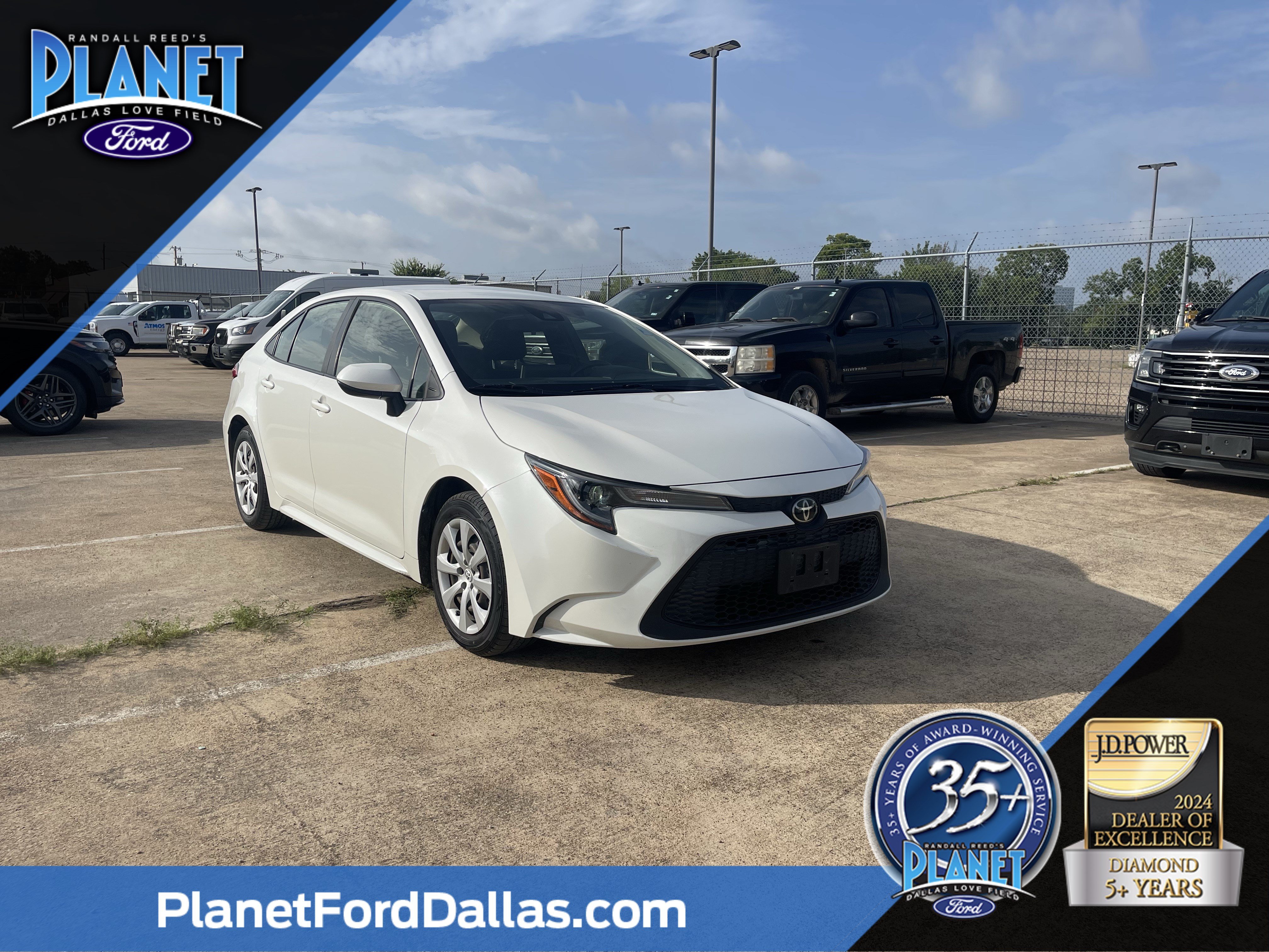 Used 2020 Blizzard Pearl Toyota LE image 1