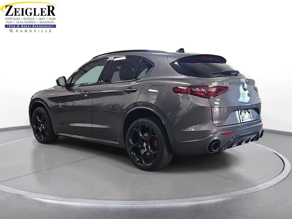 Used 2023 Gray Alfa Romeo Veloce image 7