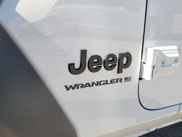 New 2026 Bright White Clear-Coat Exterior Paint Jeep Sport S image 10
