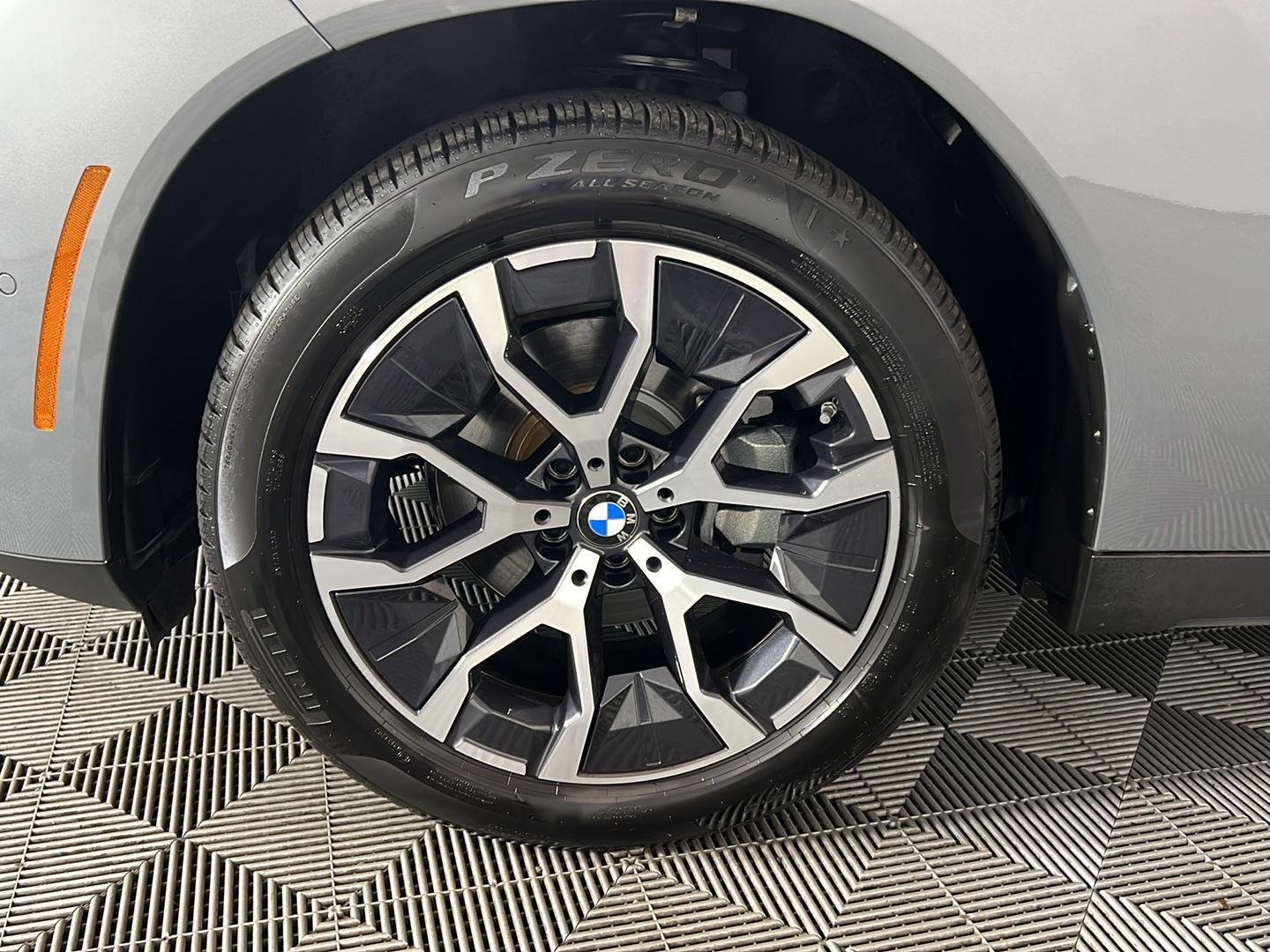 Used 2026 Skyscraper Grey Metallic BMW 30 xDrive image 14