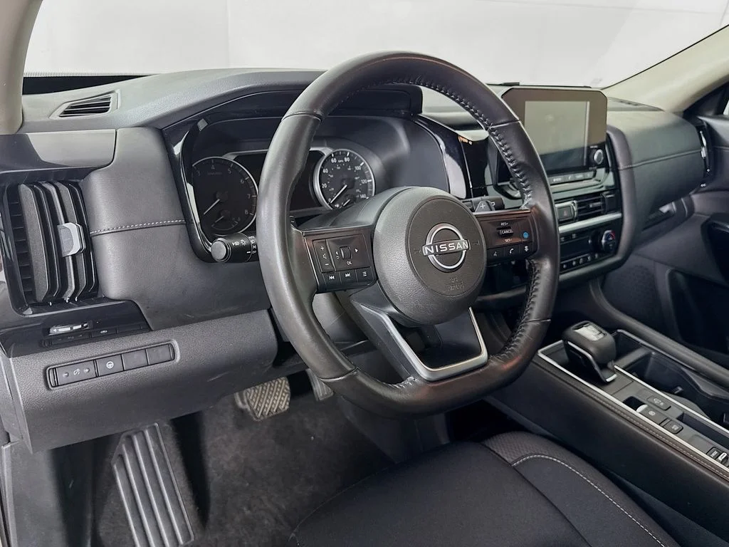 Used 2024 Silver Nissan SV image 9
