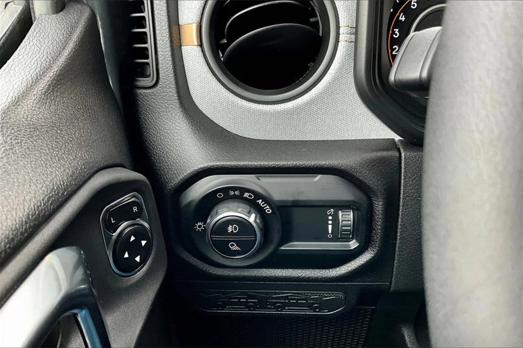 2025 Jeep Gladiator Sport S - Photo 35