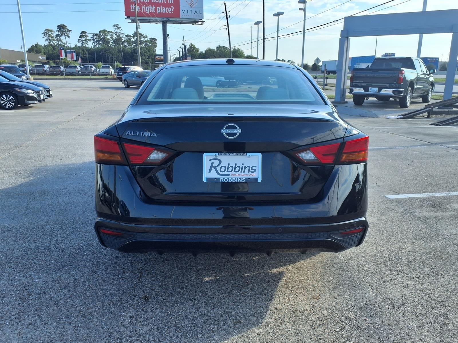 2025 Nissan Altima SV Black at Robbins Nissan