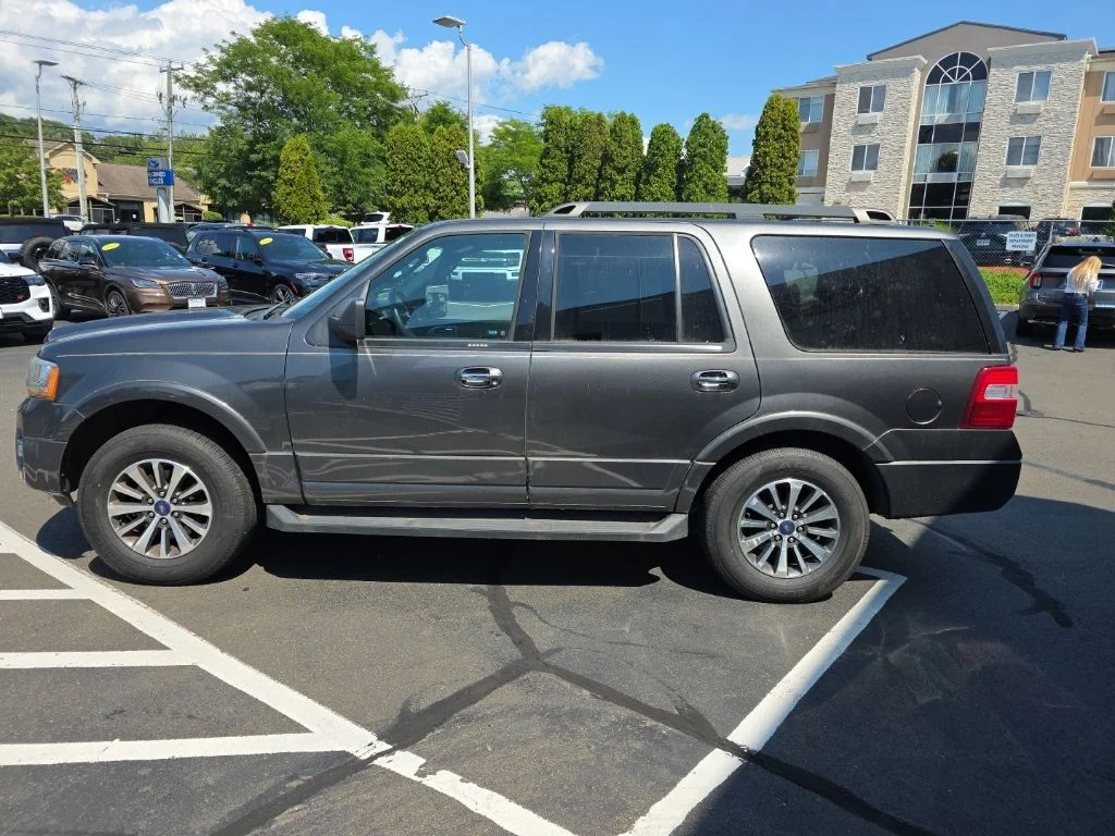 Used 2017 Magnetic Ford XLT image 4