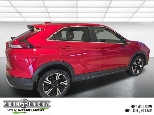 Used 2025 Red Mitsubishi SE image 6