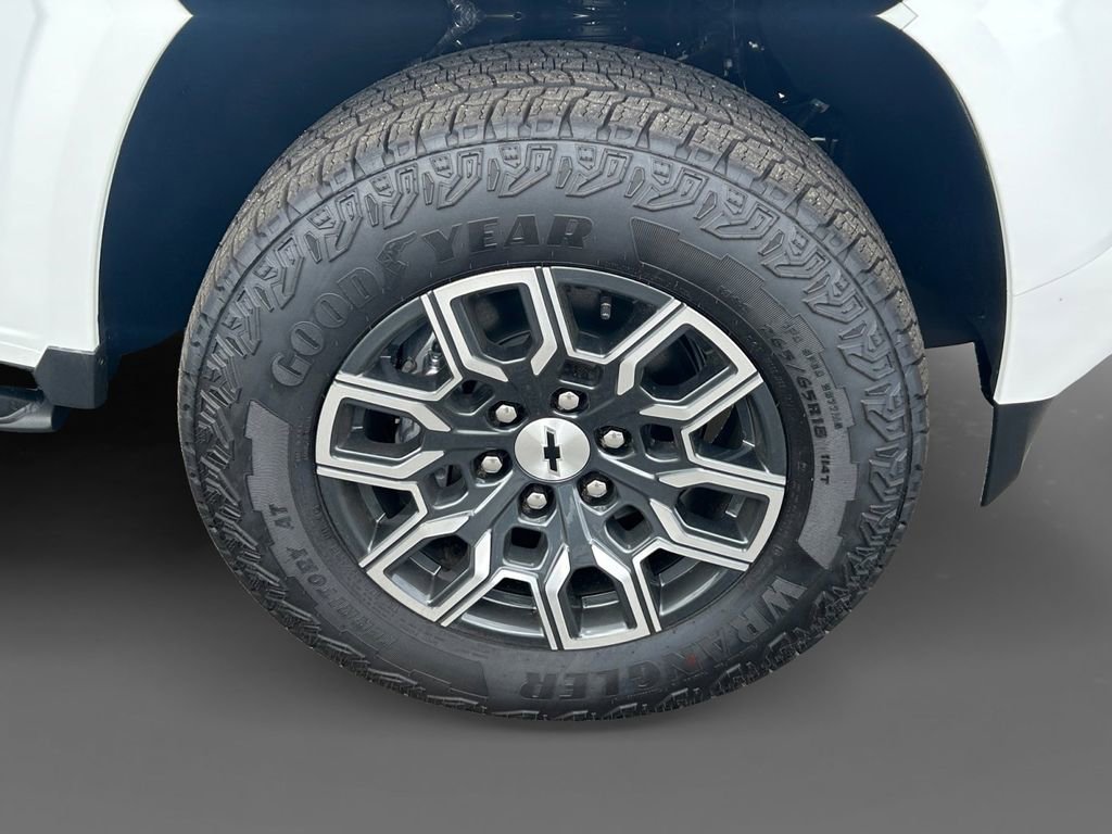 New 2026 Summit White Chevrolet Z71 image 8