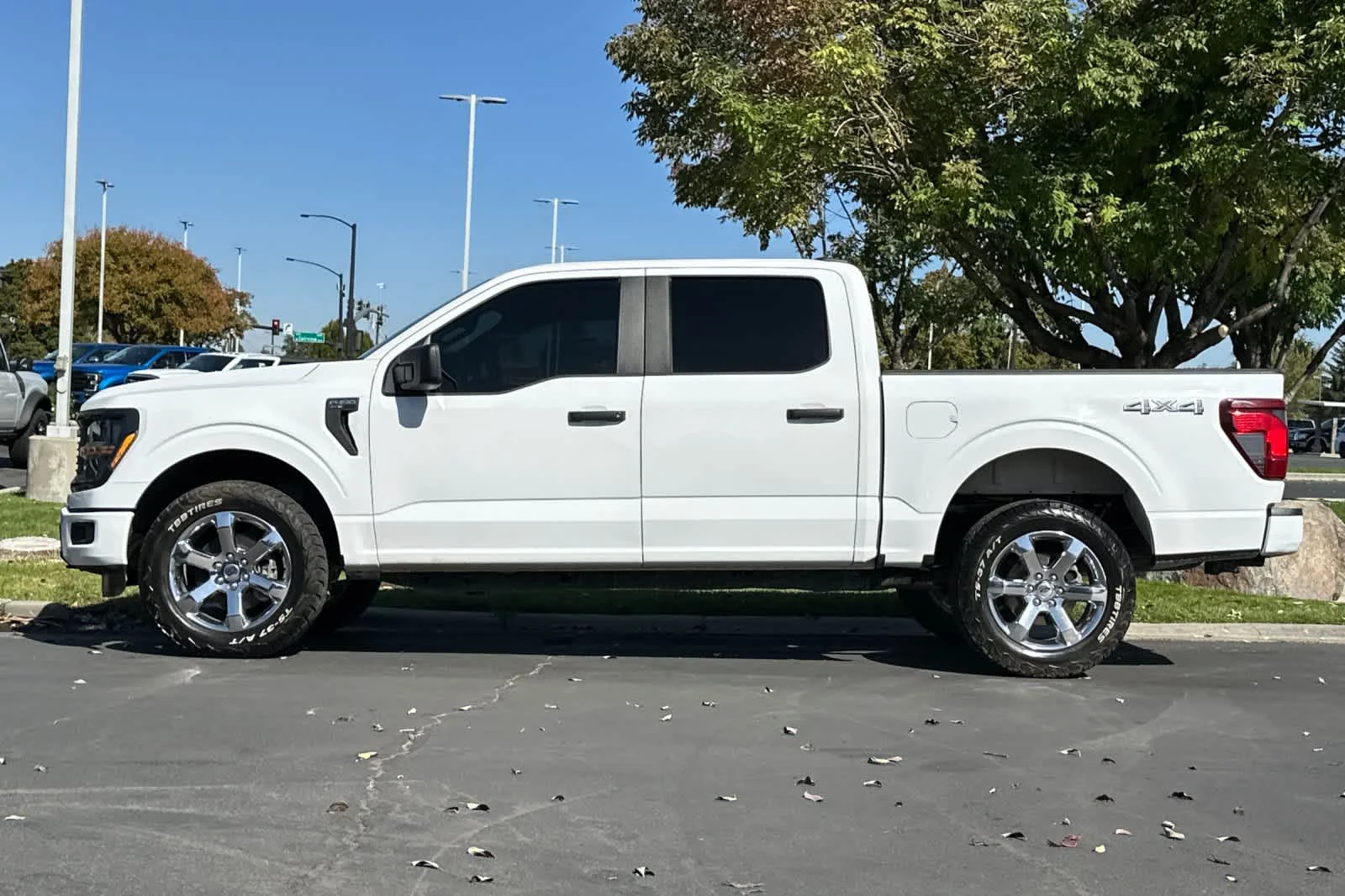 Certified Used 2024 Oxford White Clearcoat Ford STX image 5