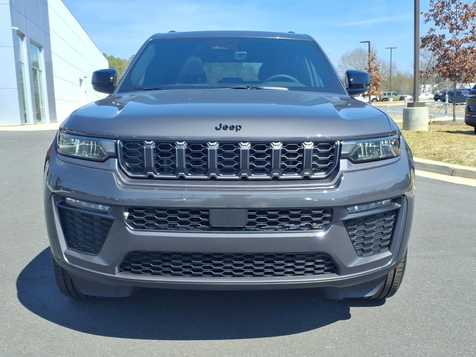 New 2026 Baltic Gray Metallic Clear-Coat Exterior Paint Jeep Limited image 13