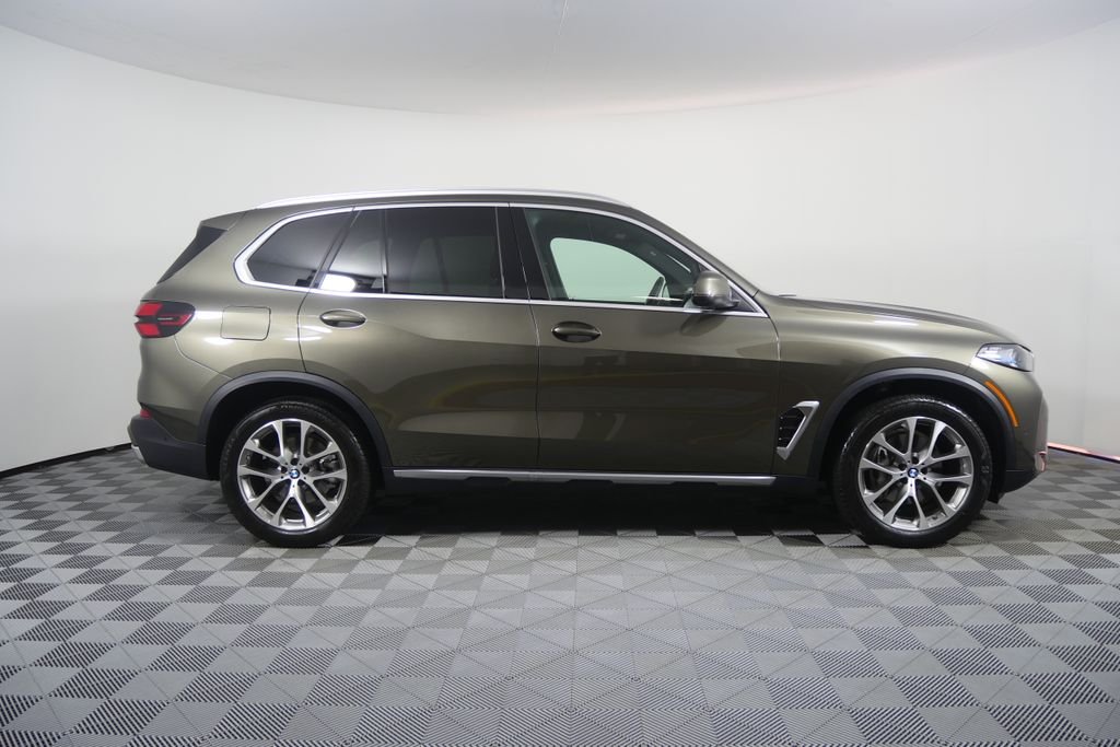 Certified Used 2026 Green Metallic BMW xDrive40i image 2