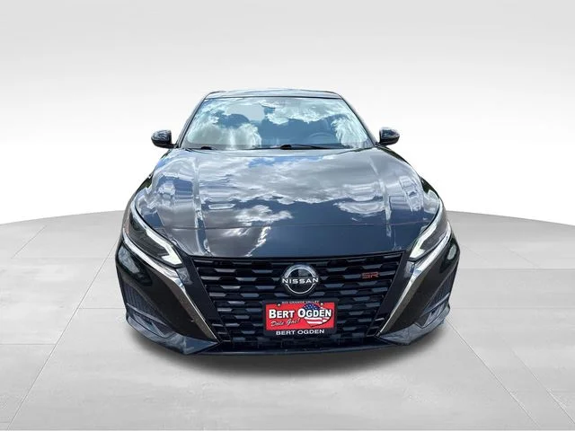 Used 2023 Black Nissan 2.5 SR image 2