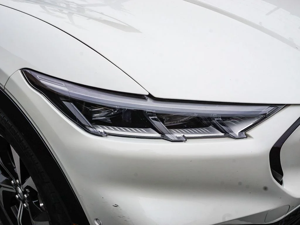 Used 2022 White Ford Premium image 11