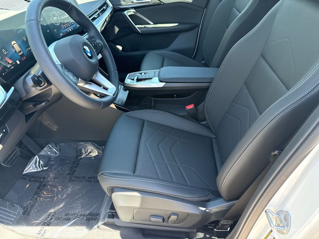 New 2027 Alpine White BMW xDrive28i image 27