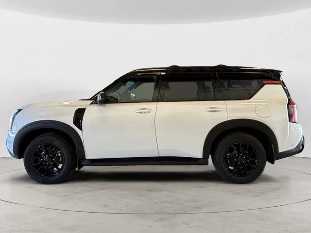 New 2026 White Nissan PRO-4X image 2